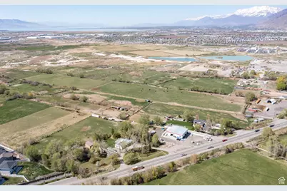 2490 S State St, Springville, UT 84663 - Photo 9