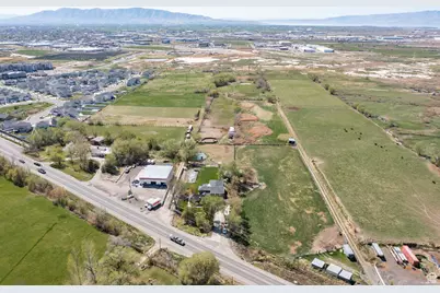 2490 S State St, Springville, UT 84663 - Photo 7