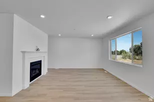 2090 E Burger St, Lake Point, UT 84074 - Photo 7