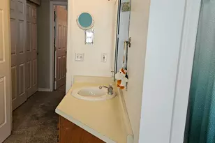 1381 W Beacon Hill Dr S, Taylorsville, UT 84123 - Photo 27