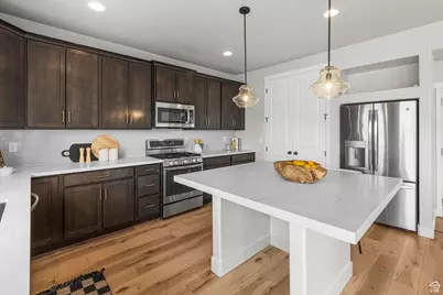 33 E Delgada Ln, Stansbury Park, UT 84074 - Photo 7