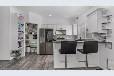 10674 S Pine Shadow Rd, South Jordan, UT 84009 - Photo 5