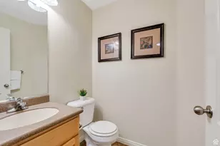 7812 N Crestwood Circle, Eagle Mountain, UT 84005 - Photo 9