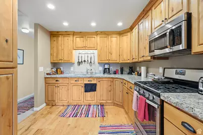 2490 S State St, Springville, UT 84663 - Photo 23