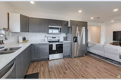 6433 N Glenmar Way E, Eagle Mountain, UT 84005 - Photo 27