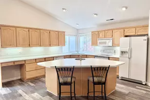 39 N Valley Dr, Saint George, UT 84770 - Photo 11