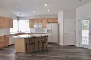 39 N Valley Dr, Saint George, UT 84770 - Photo 9