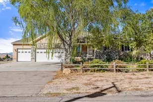 565 E Platt Ln, Mona, UT 84645 - Photo 47