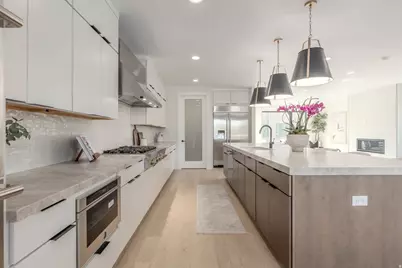 4442 S Holladay Park Ln E, Holladay, UT 84124 - Photo 11