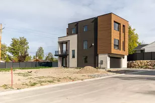 4442 S Holladay Park Ln E, Holladay, UT 84124 - Photo 9