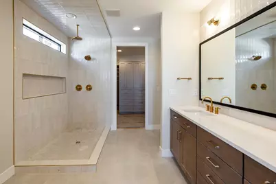 4442 S Holladay Park Ln E, Holladay, UT 84124 - Photo 9