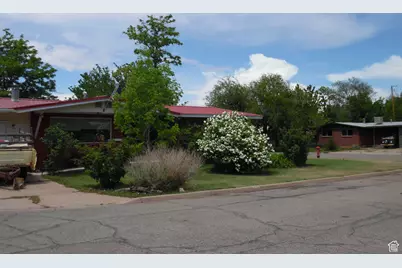 477 W Grand Cir, Moab, UT 84532 - Photo 3