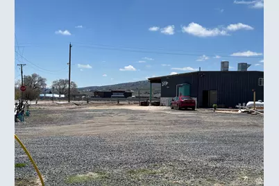 105 W Logan Rd, Garden City, UT 84028 - Photo 9