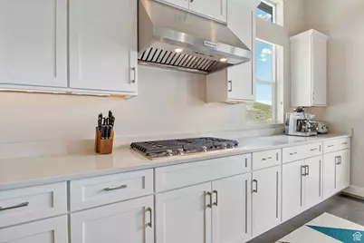 1749 W Oakridge Cir, Lehi, UT 84043 - Photo 17