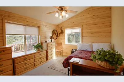 897 E Cocks Comb Dr, Teasdale, UT 84773 - Photo 33