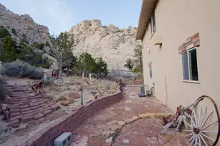 897 E Cocks Comb Dr, Teasdale, UT 84773 - Photo 11