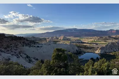 897 E Cocks Comb Dr, Teasdale, UT 84773 - Photo 41