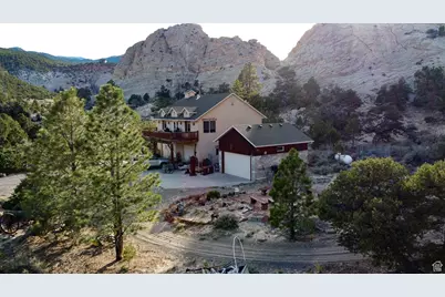 897 E Cocks Comb Dr, Teasdale, UT 84773 - Photo 3