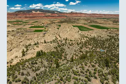 897 E Cocks Comb Dr, Teasdale, UT 84773 - Photo 53