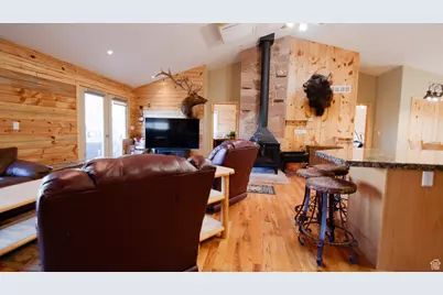 897 E Cocks Comb Dr, Teasdale, UT 84773 - Photo 17