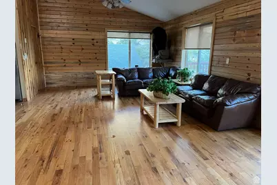 897 E Cocks Comb Dr, Teasdale, UT 84773 - Photo 27