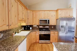 897 E Cocks Comb Dr, Teasdale, UT 84773 - Photo 25