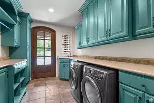 81 E Lone Hollow Dr S, Sandy, UT 84092 - Photo 25