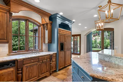 81 E Lone Hollow Dr S, Sandy, UT 84092 - Photo 15