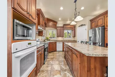 2774 N 370 E, Provo, UT 84604 - Photo 15