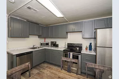 466 N 200 E, Provo, UT 84606 - Photo 39