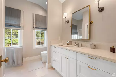 2062 E Walker Ln, Holladay, UT 84117 - Photo 31