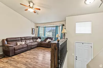 78 N Peach St E, Santaquin, UT 84655 - Photo 5