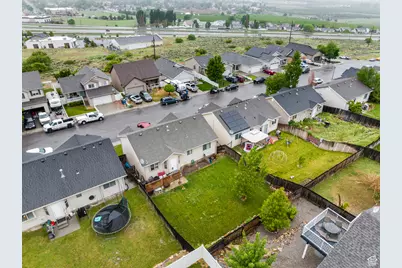 78 N Peach St E, Santaquin, UT 84655 - Photo 35