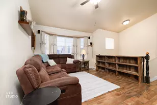 78 N Peach St E, Santaquin, UT 84655 - Photo 5