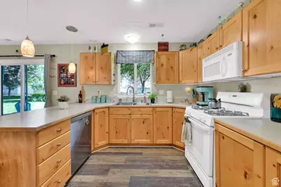 1427 S Blossom Ln, Ogden, UT 84404 - Photo 11