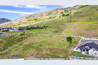 2021 S 100 W #13, Perry, UT 84302 - Photo 3