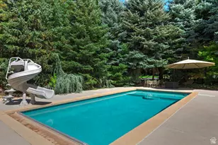 2238 E Cottonwood Cove Ln, Cottonwood Heights, UT 84121 - Photo 11