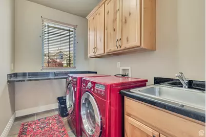 2116 E Falcon Ridge Dr, Draper (UT Cnty), UT 84020 - Photo 13