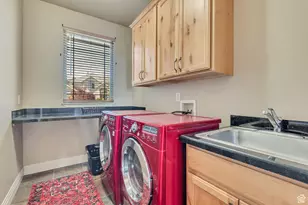 2116 E Falcon Ridge Dr, Draper (UT Cnty), UT 84020 - Photo 13