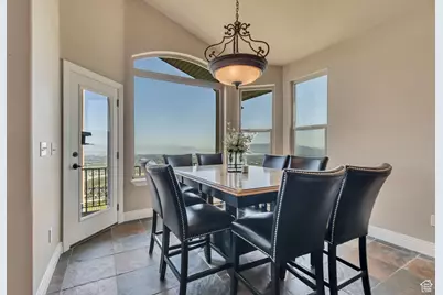 2116 E Falcon Ridge Dr, Draper (UT Cnty), UT 84020 - Photo 11