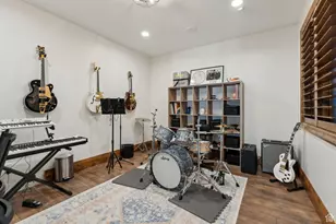 1 S Crosshill Ln, Sandy, UT 84092 - Photo 73