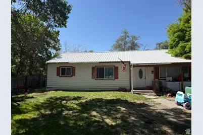 239 W Plum St, Grantsville, UT 84029 - Photo 1