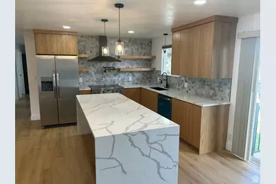 7726 S 3500 E, Cottonwood Heights, UT 84121 - Photo 3