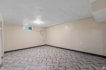 917 E Sullivan Rd, Ogden, UT 84403 - Photo 17