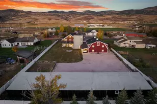 300 S 100 St W, Garden City, UT 84028 - Photo 13