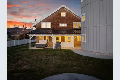 300 S 100 St W, Garden City, UT 84028 - Photo 11