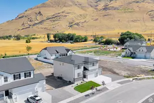 2065 E Burger St, Lake Point, UT 84074 - Photo 31