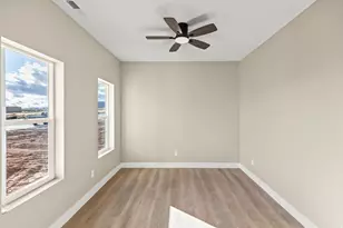 305 E 2690 N, Sigurd, UT 84657 - Photo 21