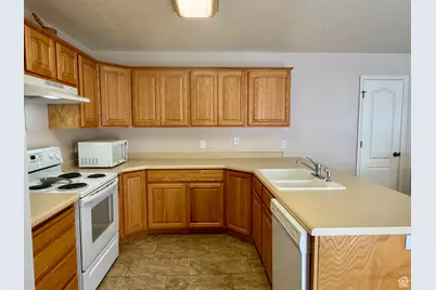 445 Topaz Blvd #10, Delta, UT 84624 - Photo 3