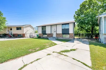 282 E 925 S, Layton, UT 84041 - Photo 3
